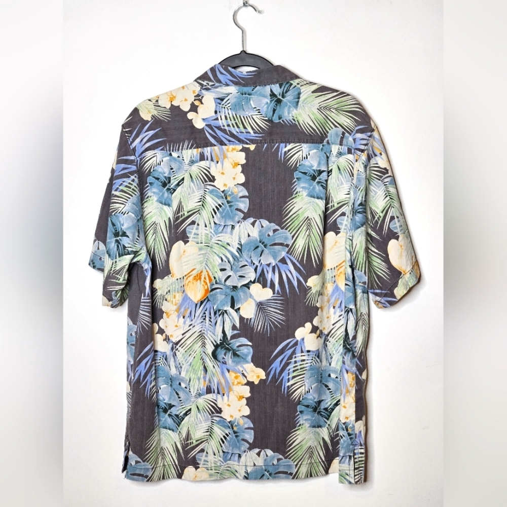 Tommy Bahama Hawaiian Silk Tropical Floral Mens Small Shirt Beach Vacation - Picture 5 of 5